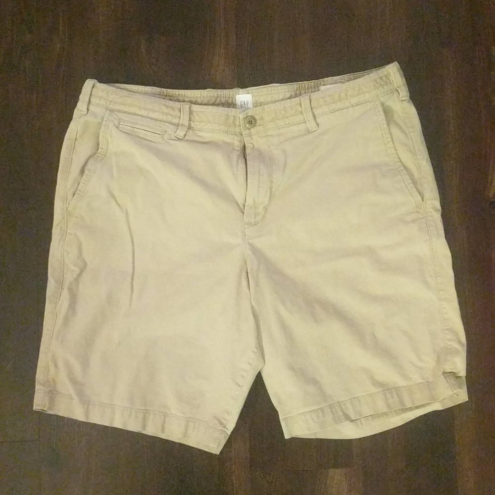 Khaki Gap Shorts - 38